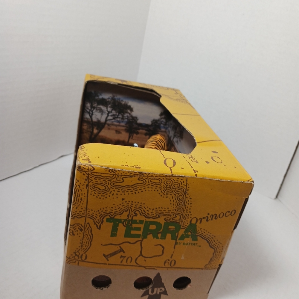 Terra by Battat Tiger Family  Toy Tiger Safari Animals Miniature - Picture 3 of 6